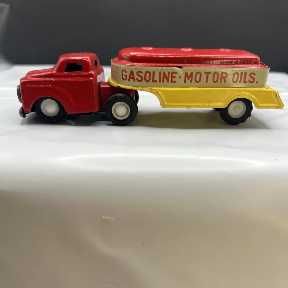 Vintage 1950s Tin Litho Gas Tanker Semi Truck Japan S-2023 Gasoline Motor Oils